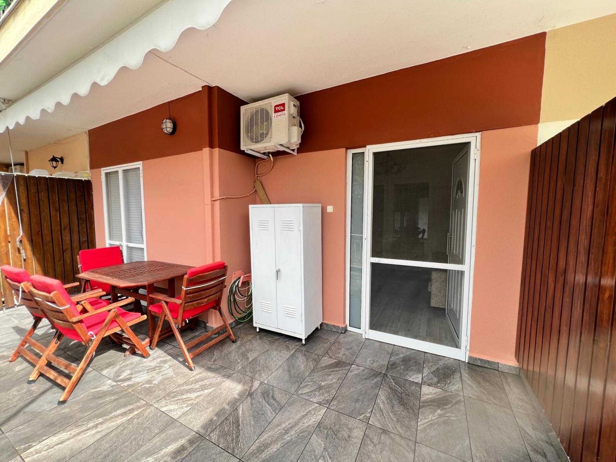 Sea Breeze Apartment Palaiontsiflikion